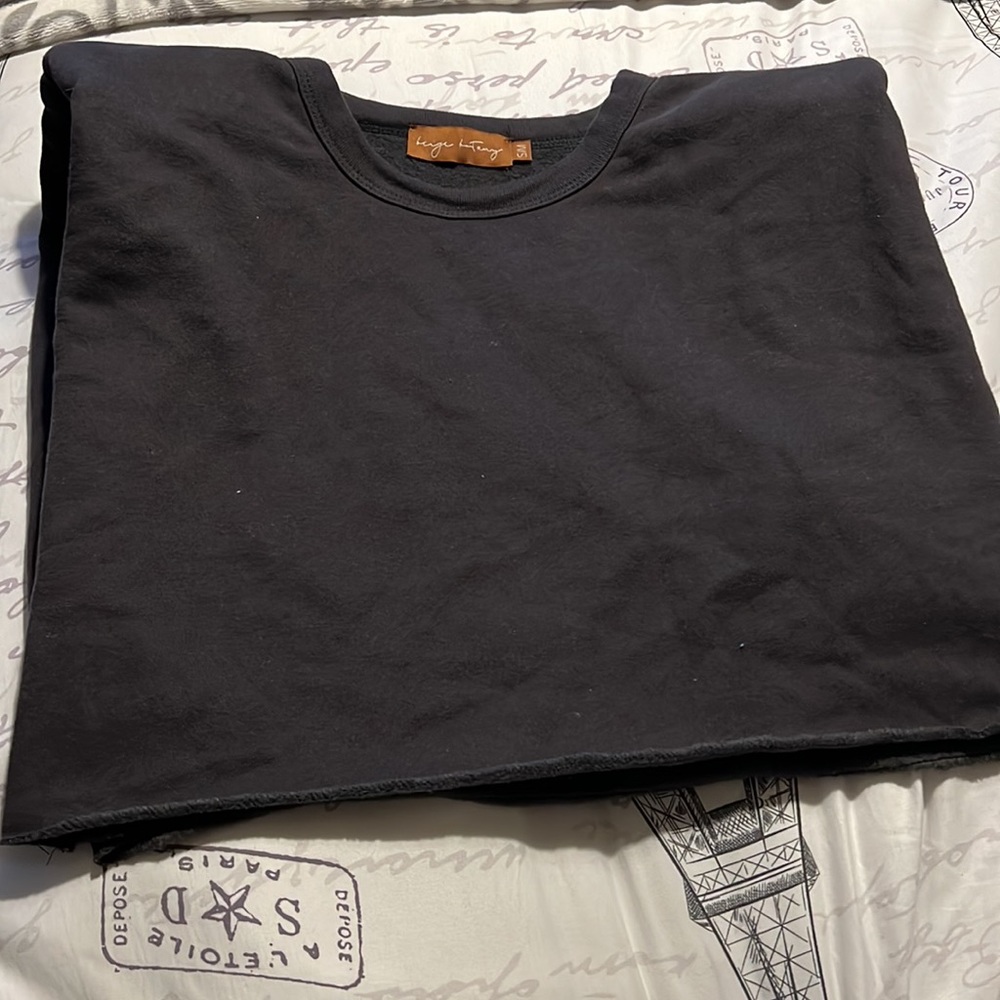 Cropped Padded Shoulder Top - Picture 4 of 4